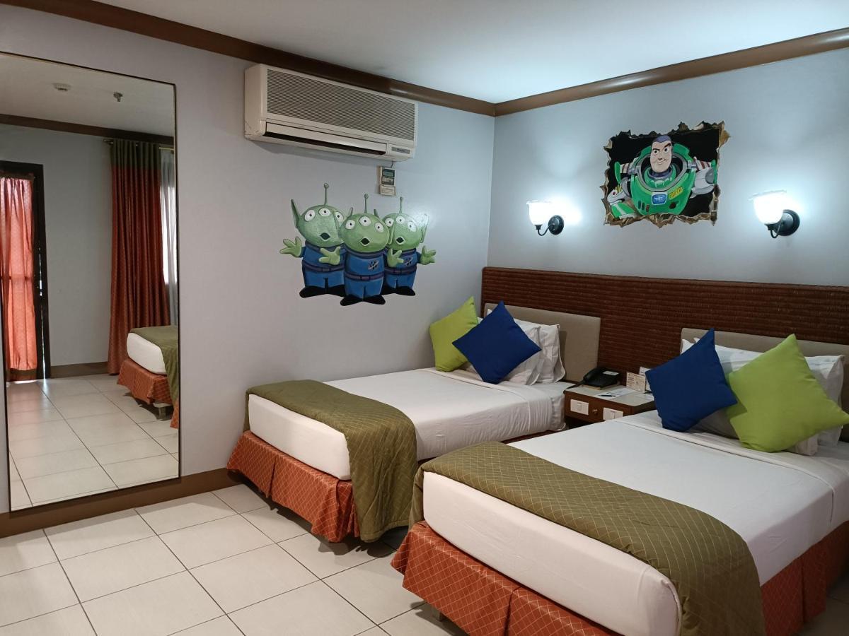 The Golden Pine Hotel Багио Экстерьер фото