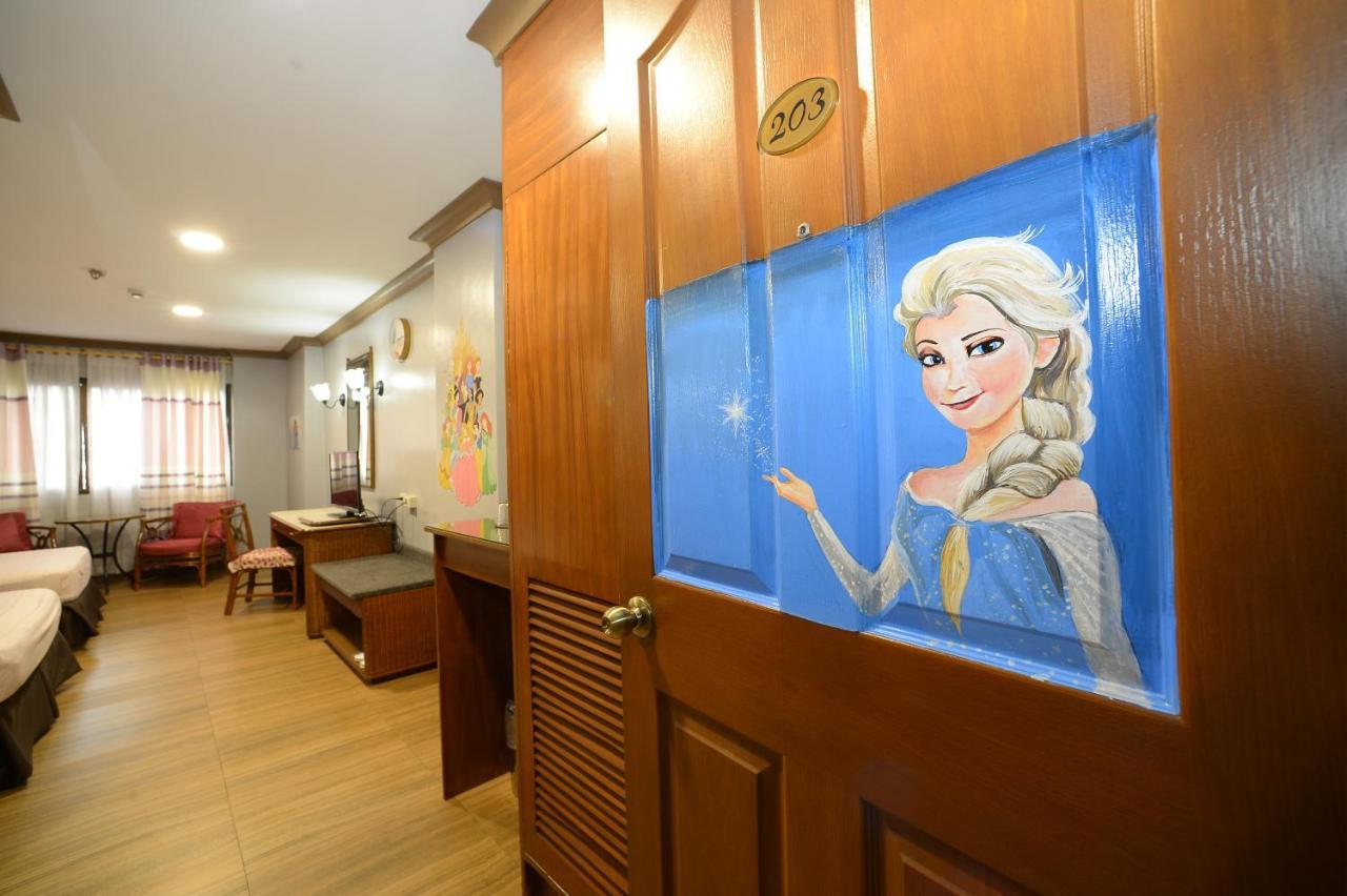 The Golden Pine Hotel Багио Экстерьер фото